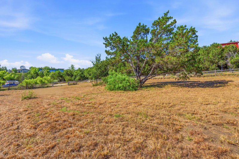 Property photo 25