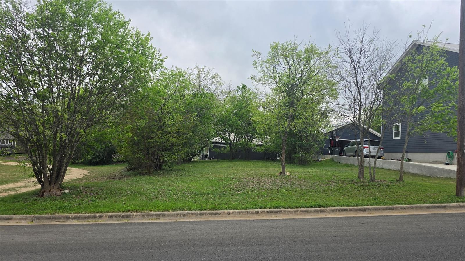 406 4th ST - Photo 1