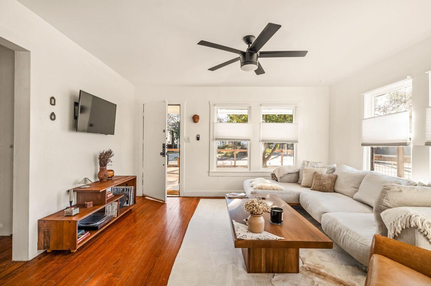 4600 Alf Ave - Photo 1