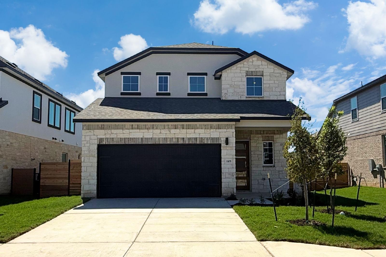 1105 Stonehill DR - Photo 1