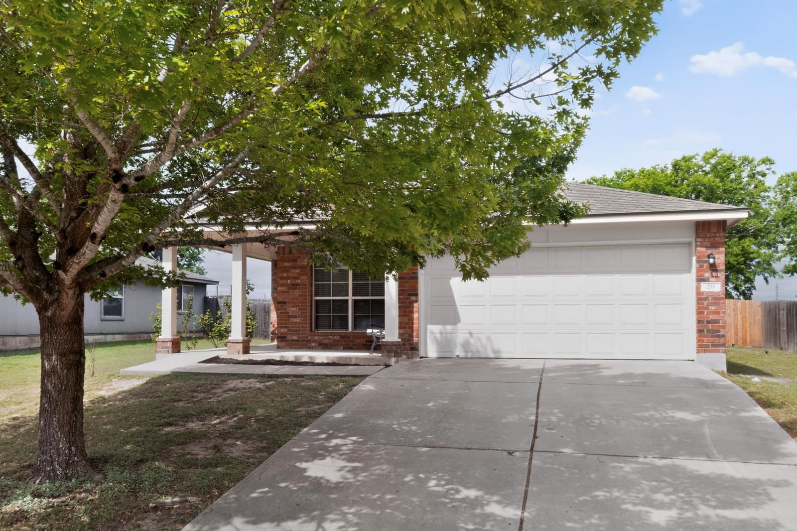 211 Lidell ST - Photo 1