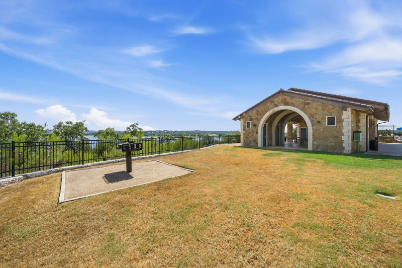 Property photo 33