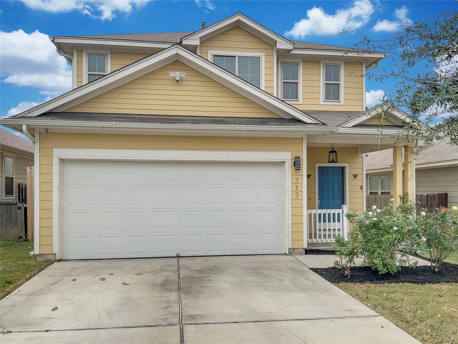 717 Twisted Oaks LN - Photo 1