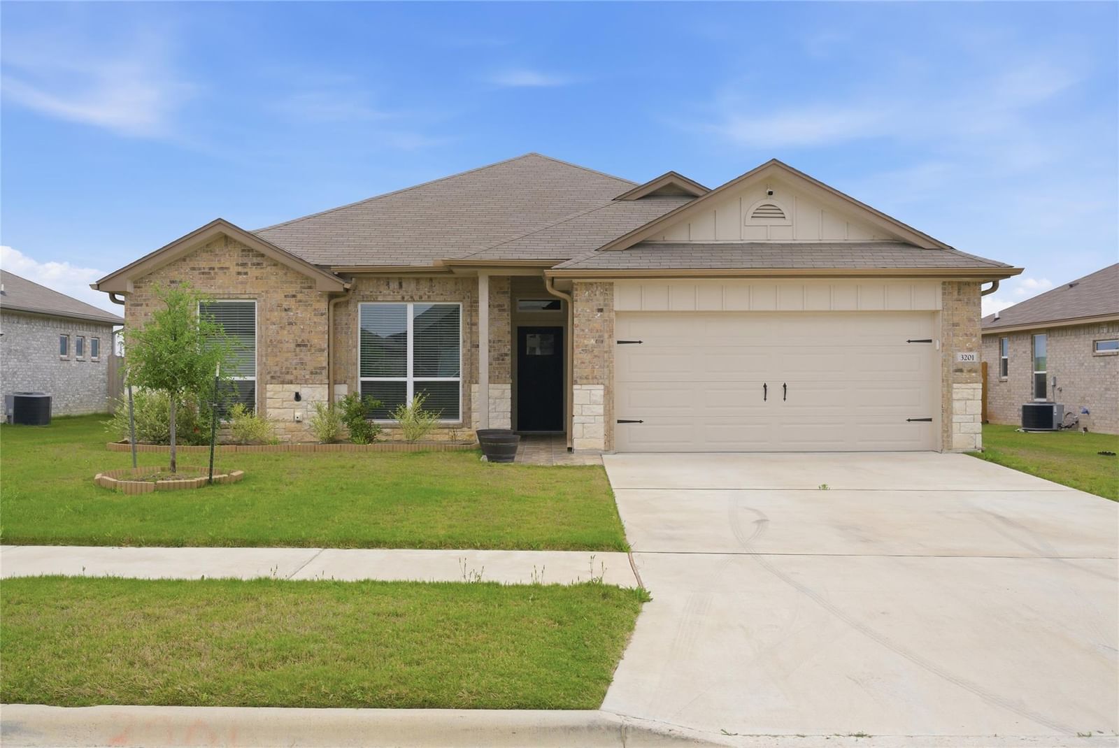 3201 Hedwig ST - Photo 1
