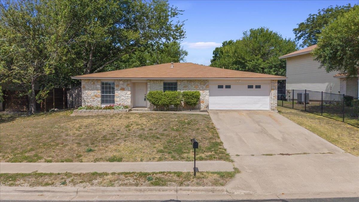 8200 Furness DR - Photo 1