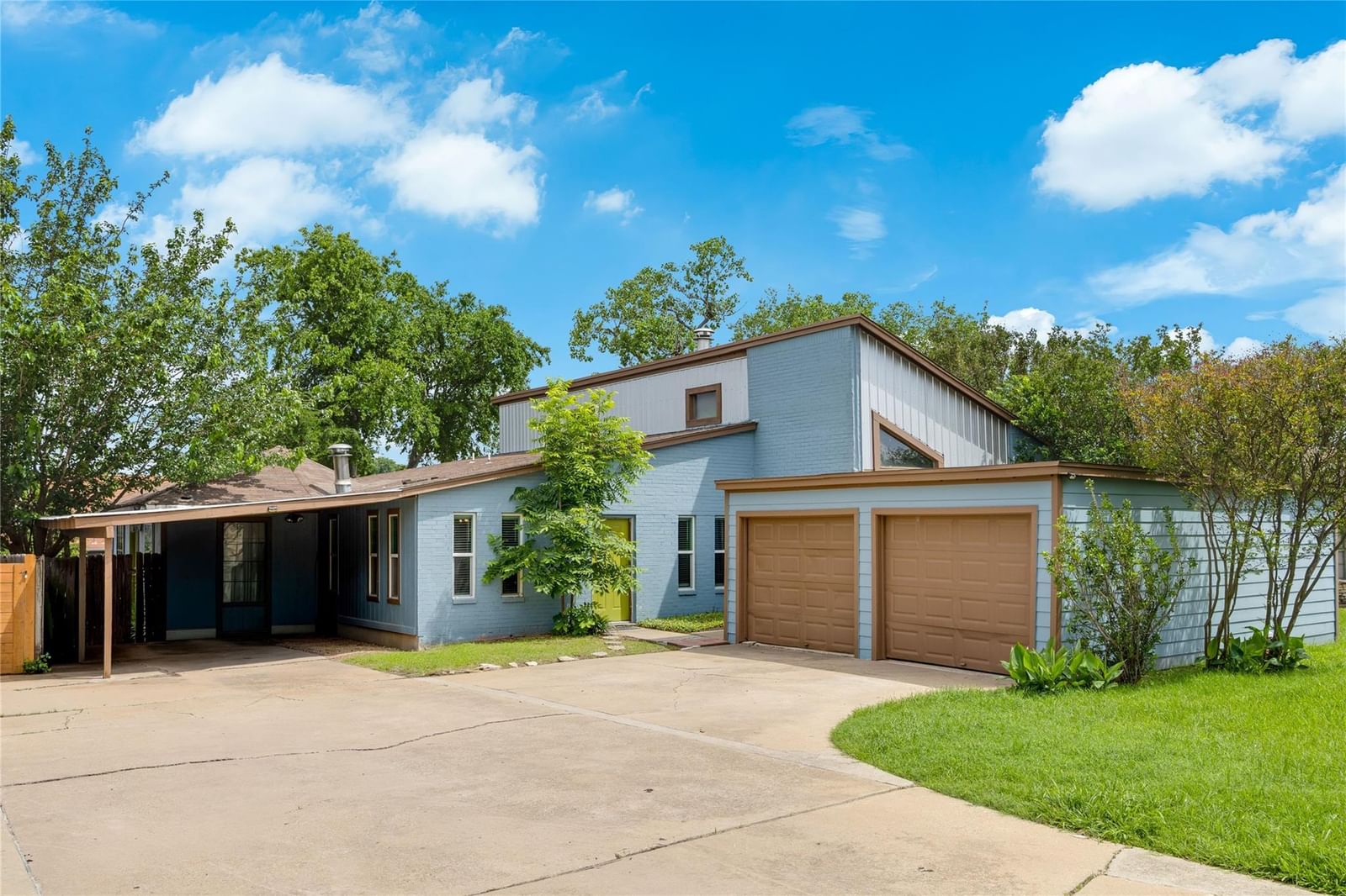 1807 Briar Hill DR #A & B - Photo 1