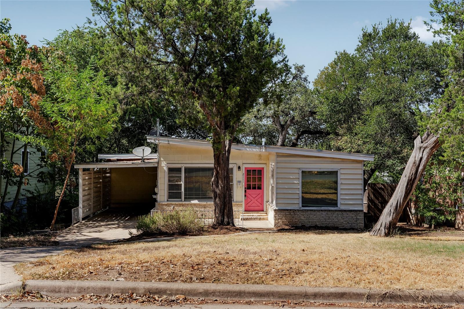2111 W 10th ST - Photo 1
