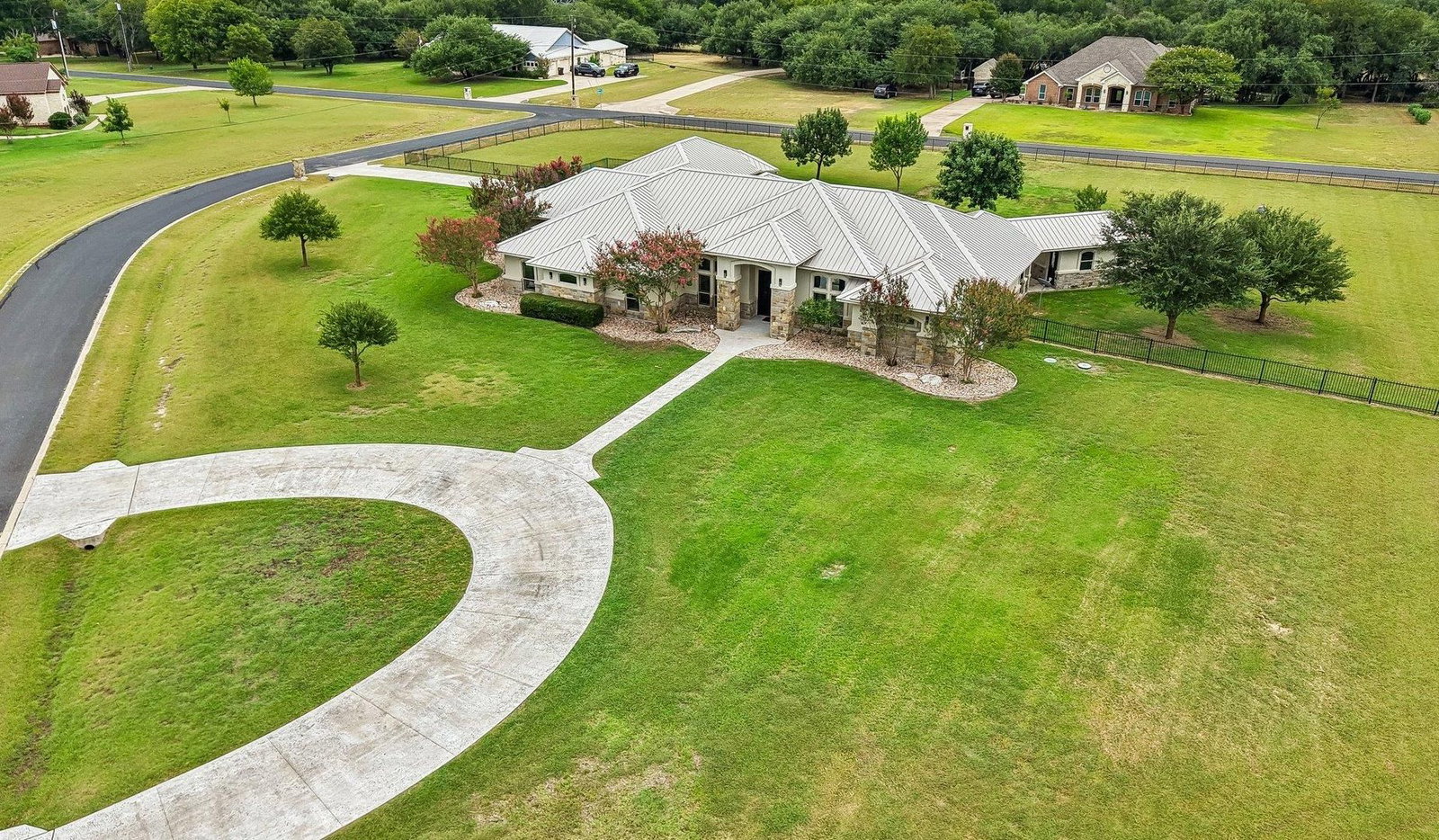 6258 Miller LN - Photo 1