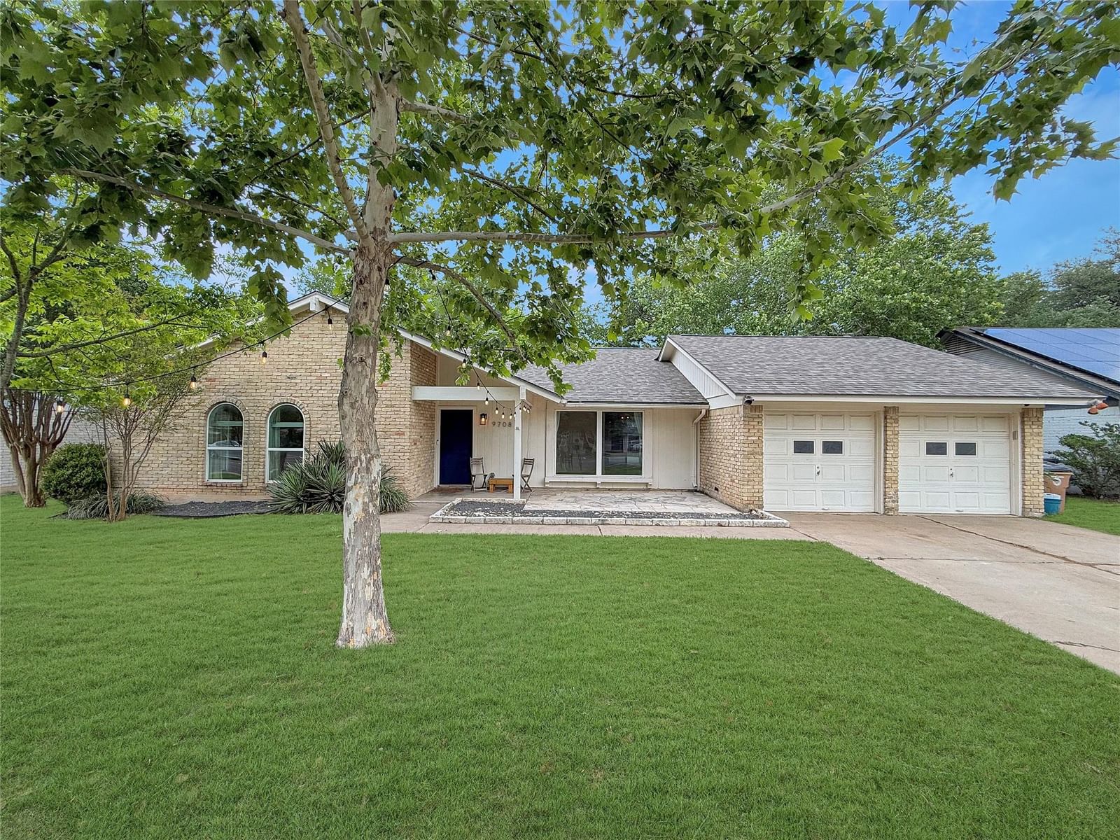 9708 Parkfield DR - Photo 1