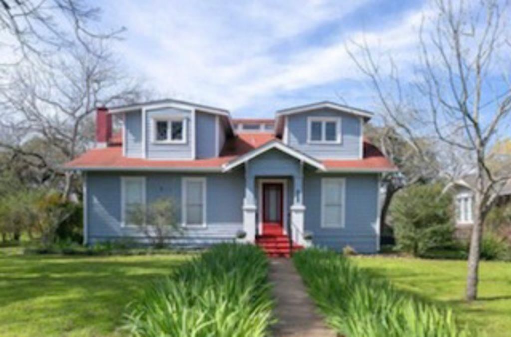 423 Main ST - Photo 1