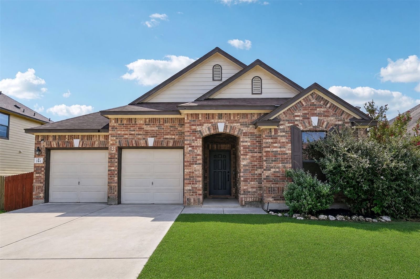 344 Matthews LN - Photo 1