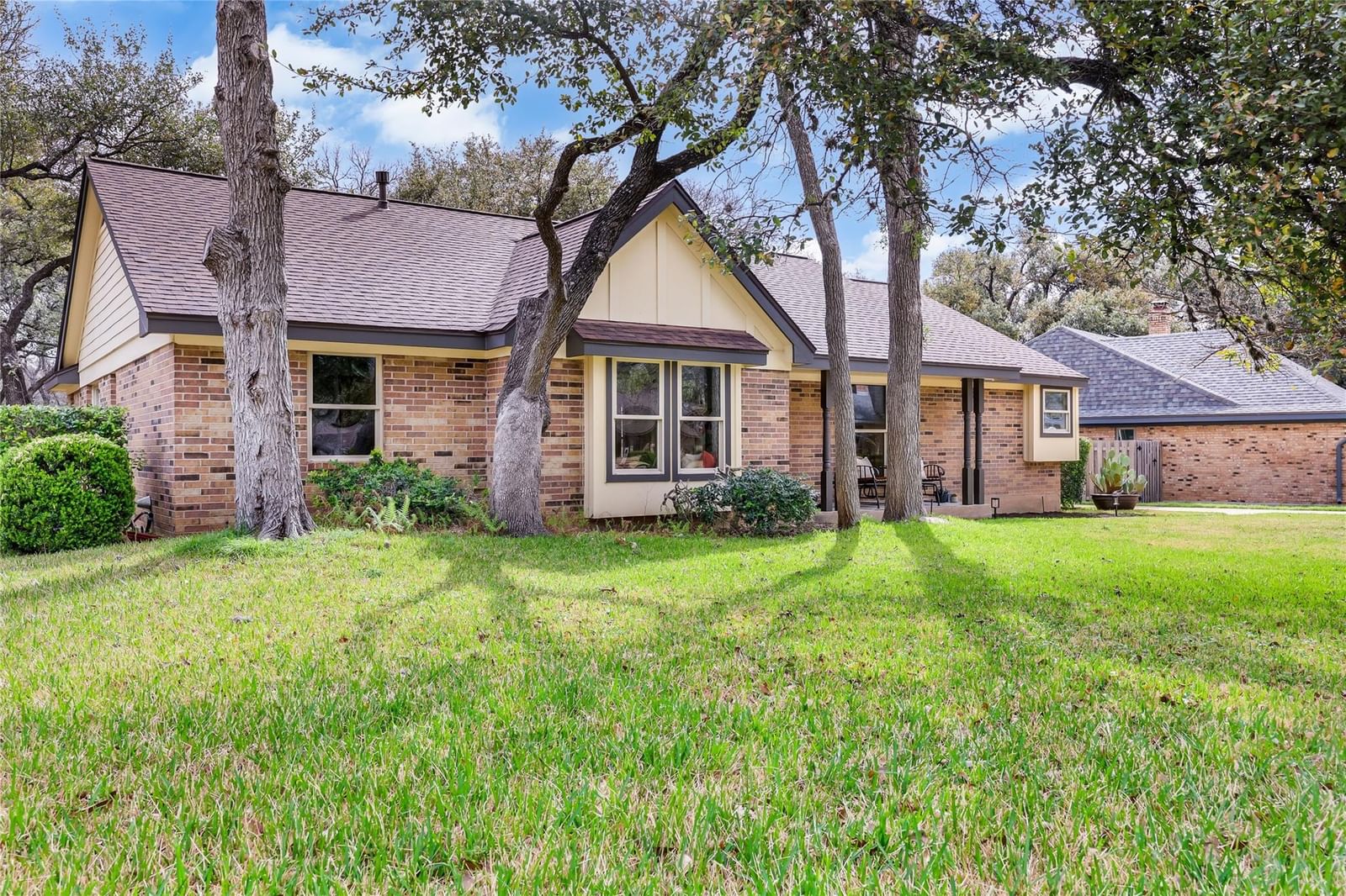 6905 Treaty Oak CIR - Photo 1