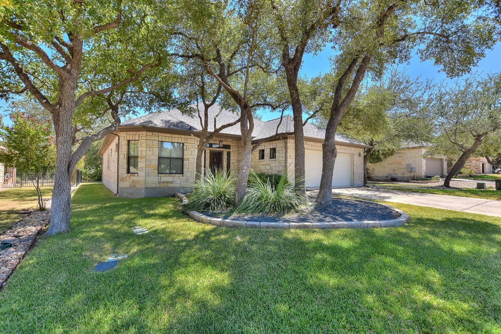 600 Caprock Canyon TRL - Photo 1