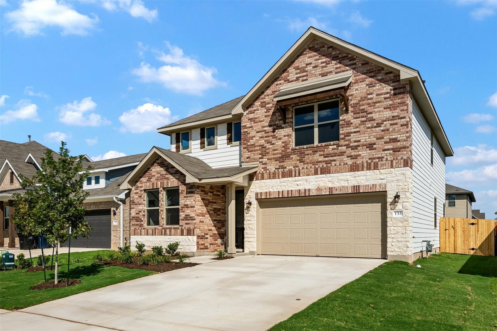 135 Arlington Park LOOP - Photo 1