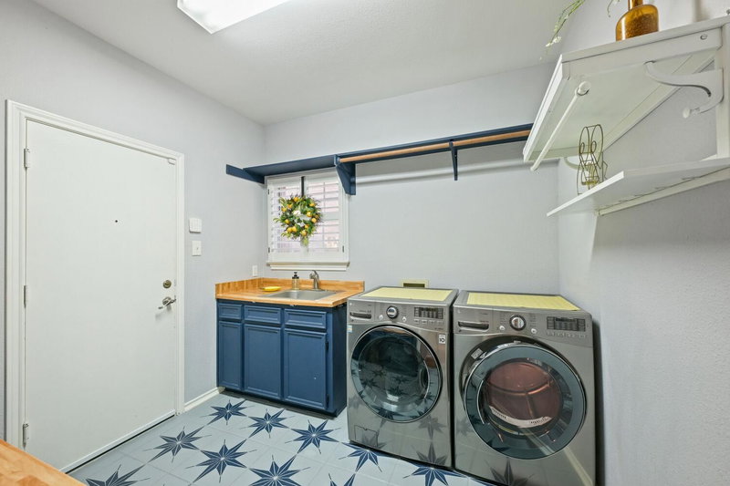 Property photo 33