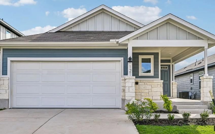 121 Woodbrook DR - Photo 1