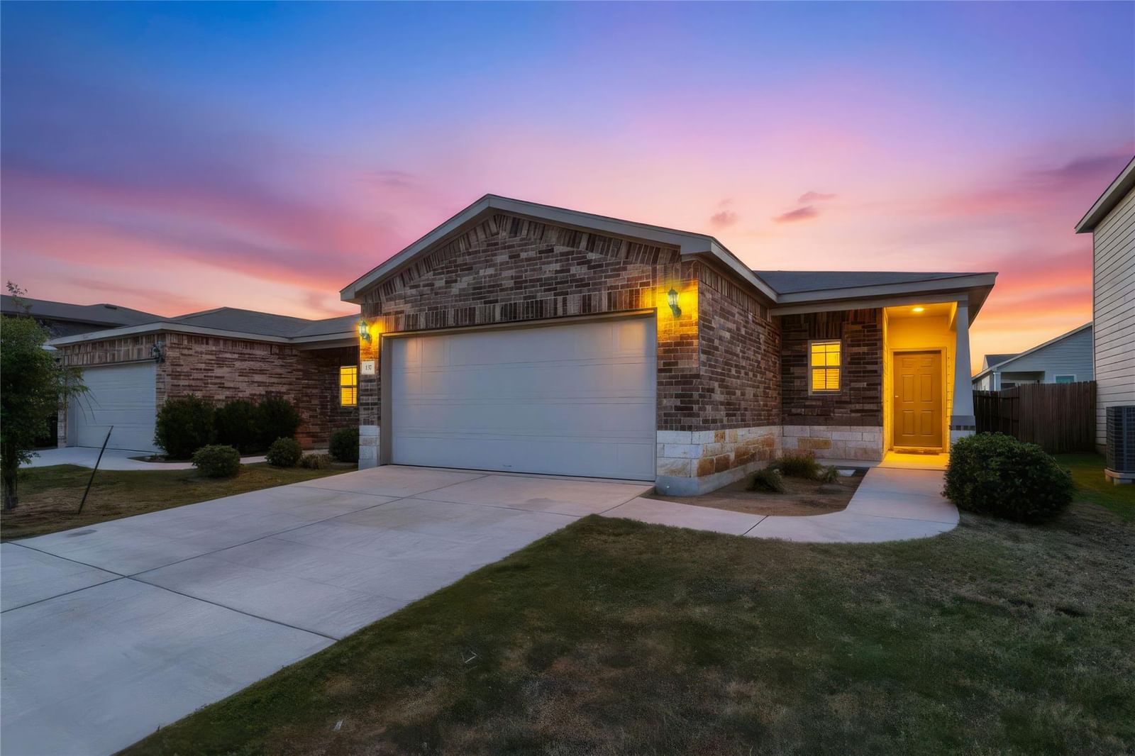 137 Miracle DR - Photo 1