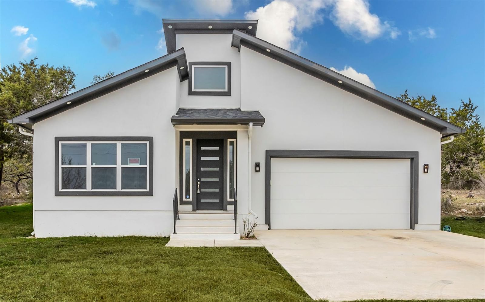 2718 Leslie LN - Photo 1