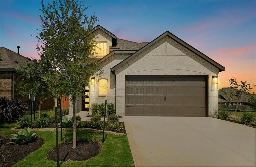 200 Bay Breeze DR - Photo 1