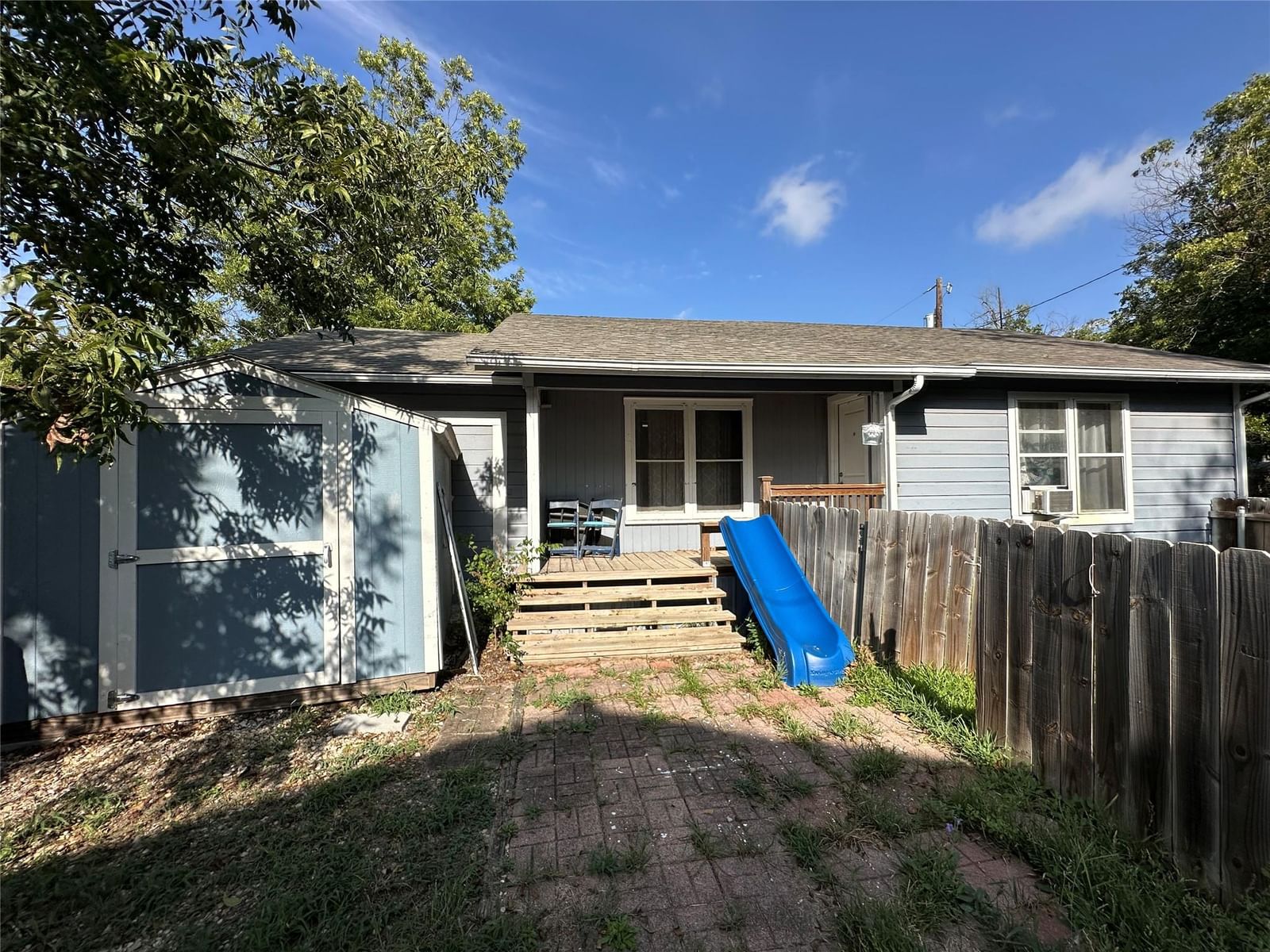 102 Mesquite ST #B - Photo 1