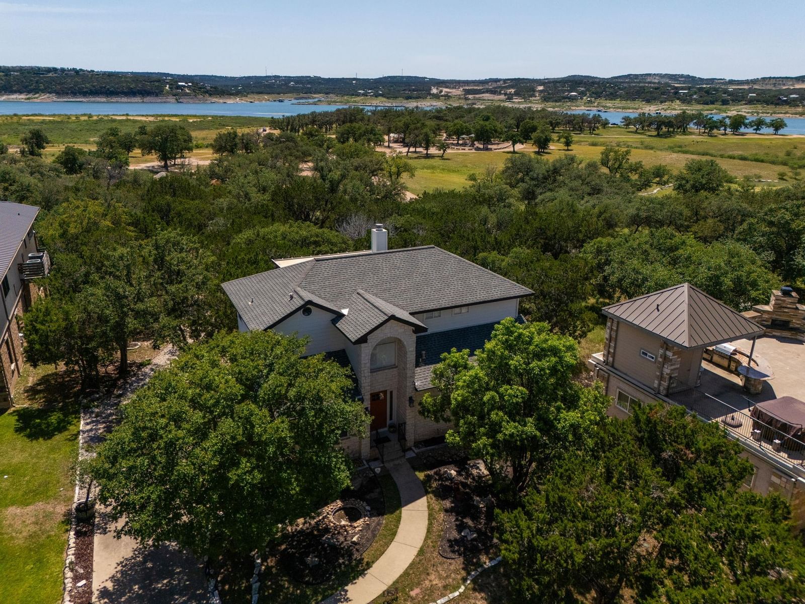 704 Deckhouse DR - Photo 1