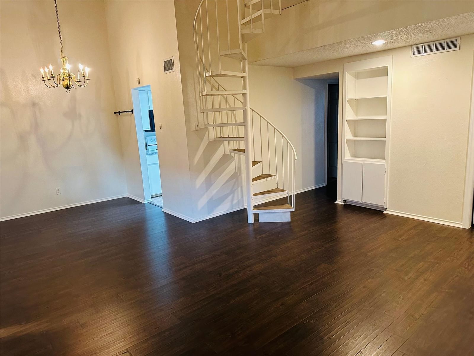 2401 Leon ST #307 - Photo 1