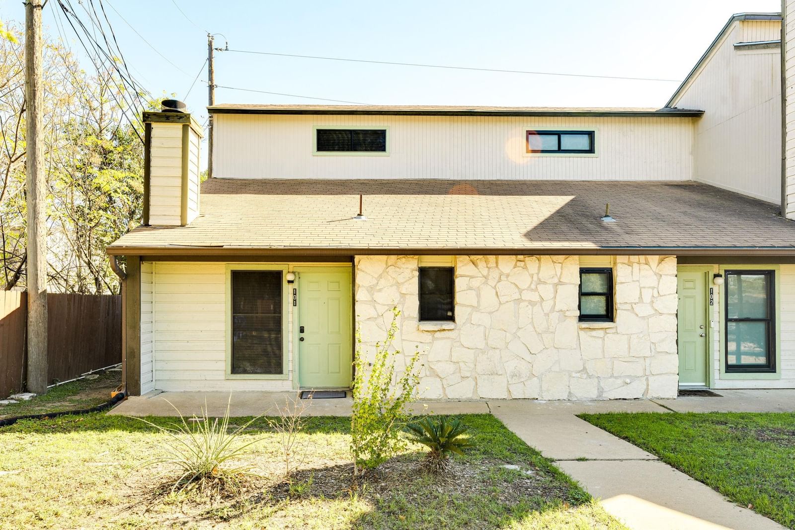 4307 1st ST #101 - Photo 1
