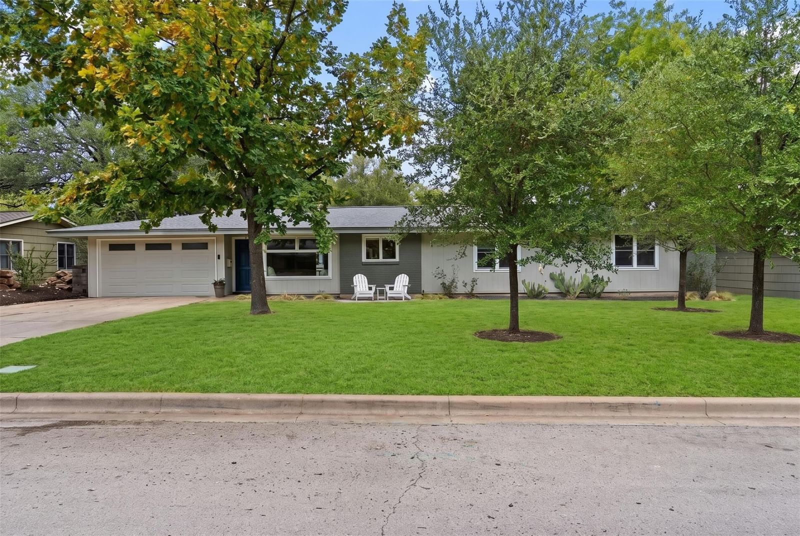 2700 Addison Ave - Photo 1