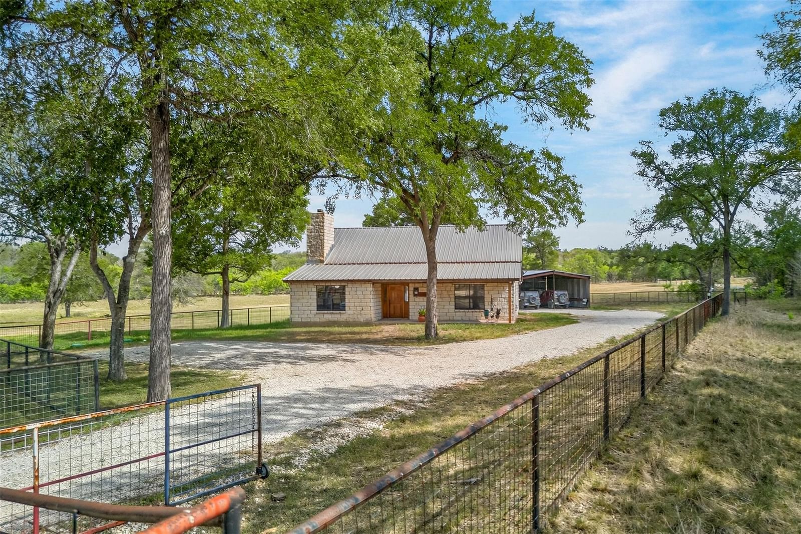 1077 Burdette Wells RD - Photo 1