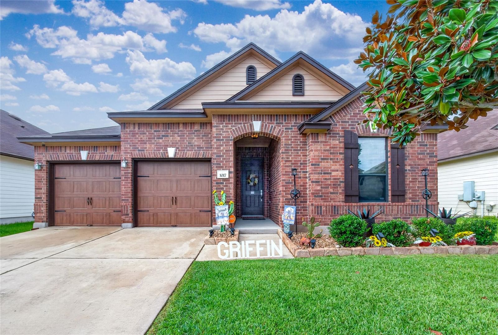 1017 Oatmeal DR - Photo 1