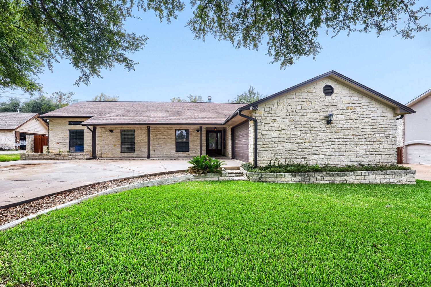 515 Rolling Green DR - Photo 1