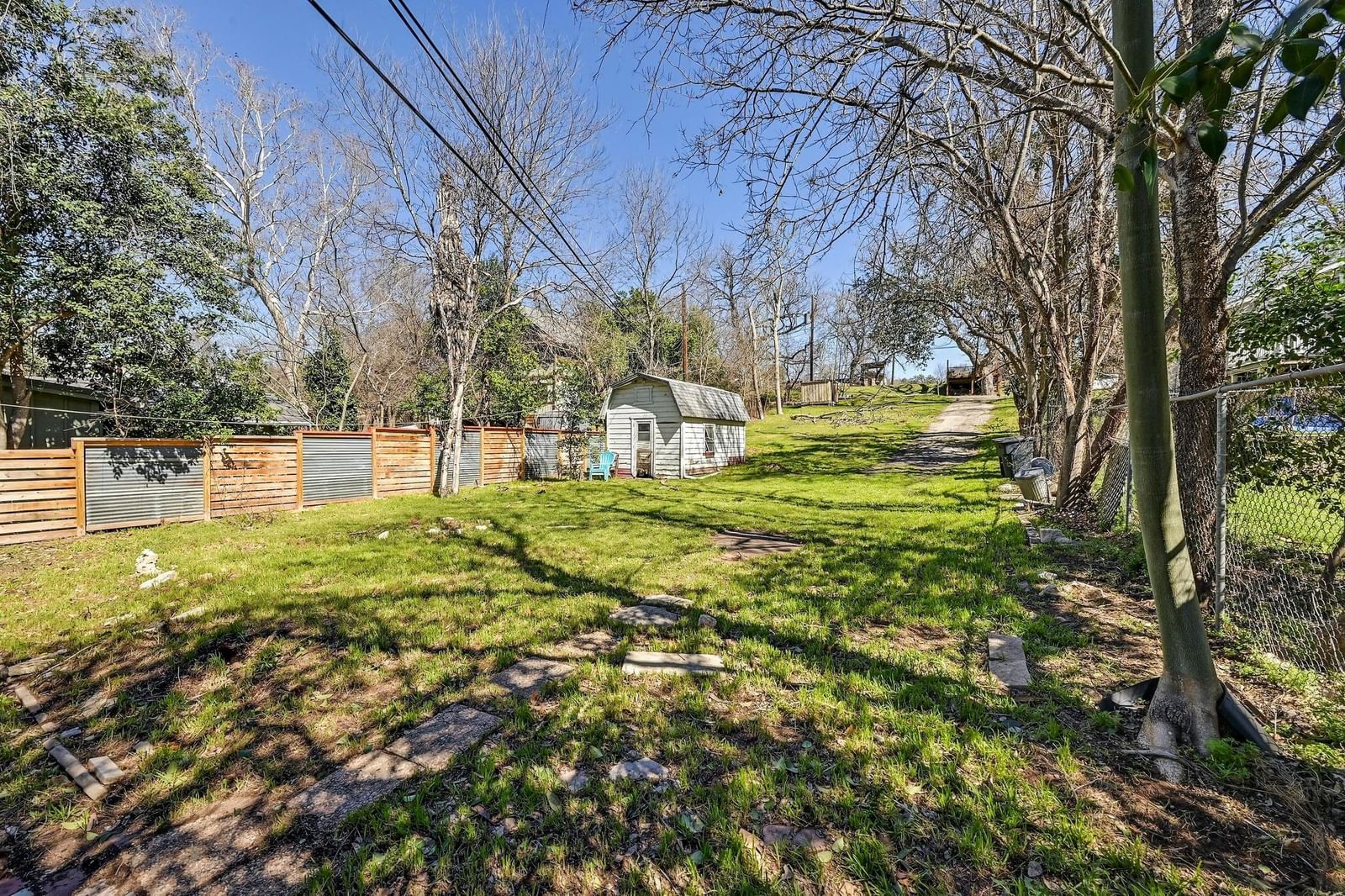Photo 18