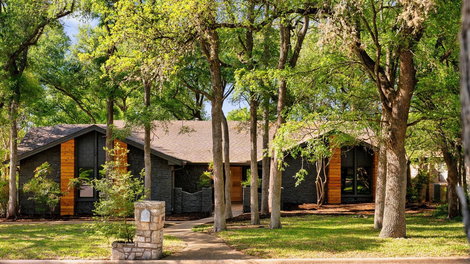 9107 Cedar Crest DR - Photo 1