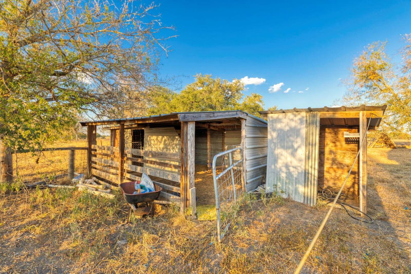 Property photo 31