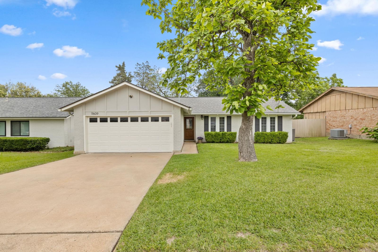 11609 Fast Horse DR - Photo 1