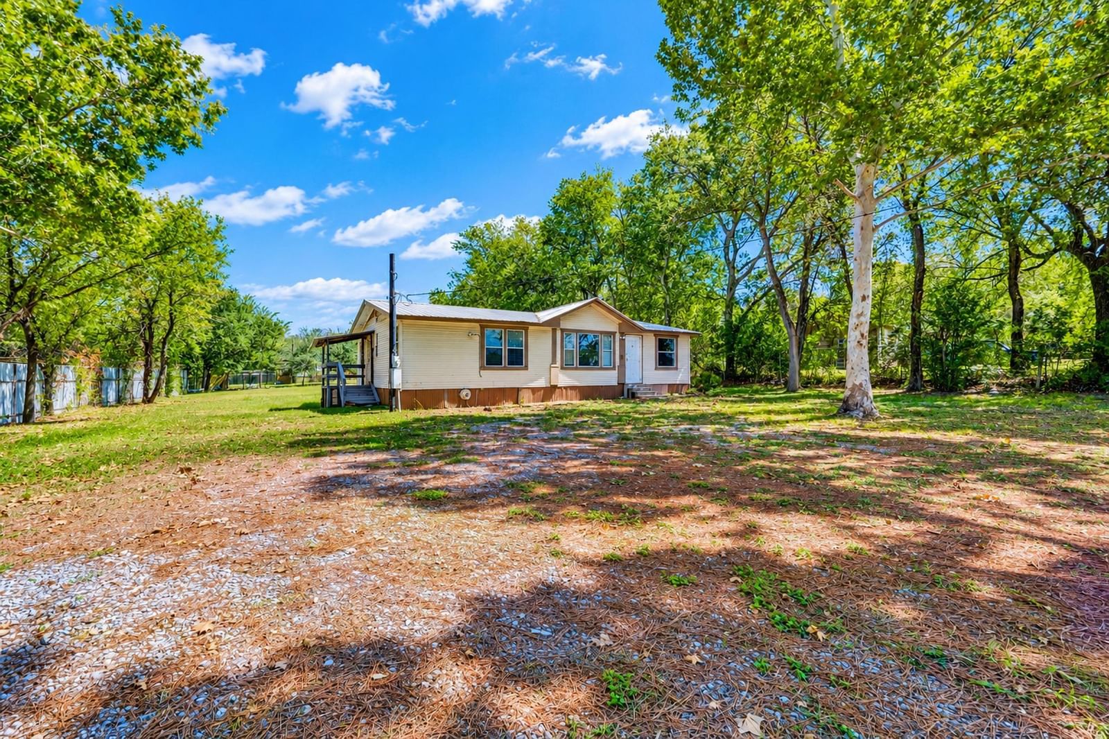262 Highway 290 - Photo 1