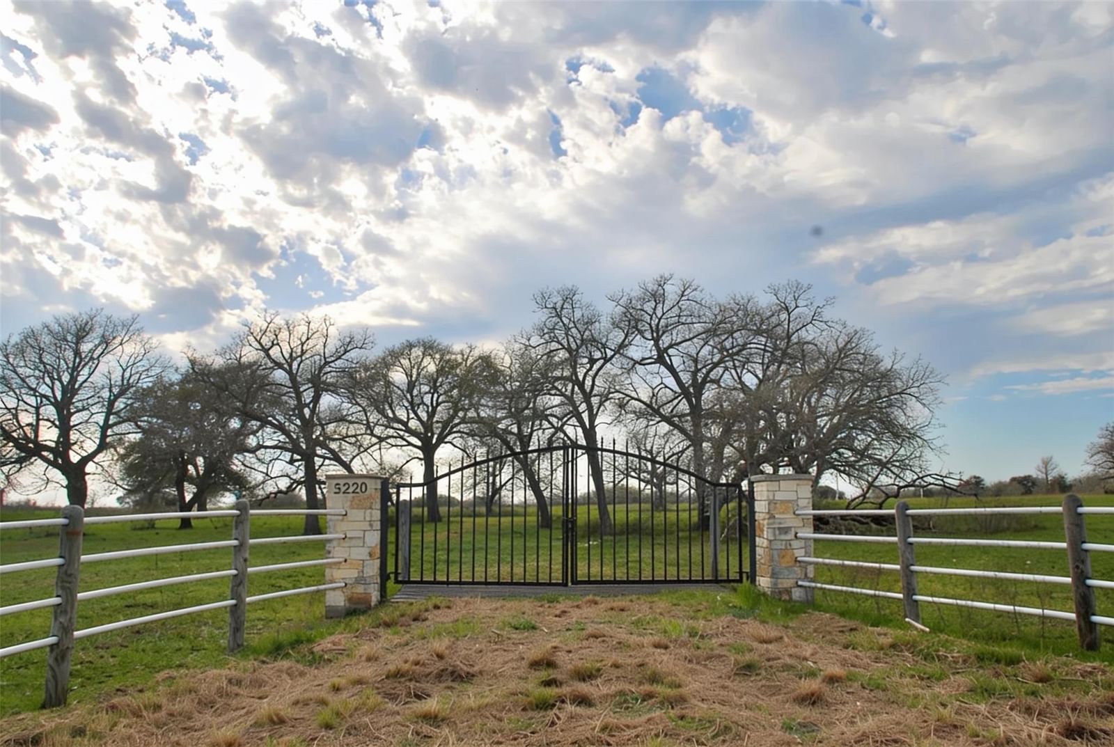 15220 N State Highway 95 - Photo 1