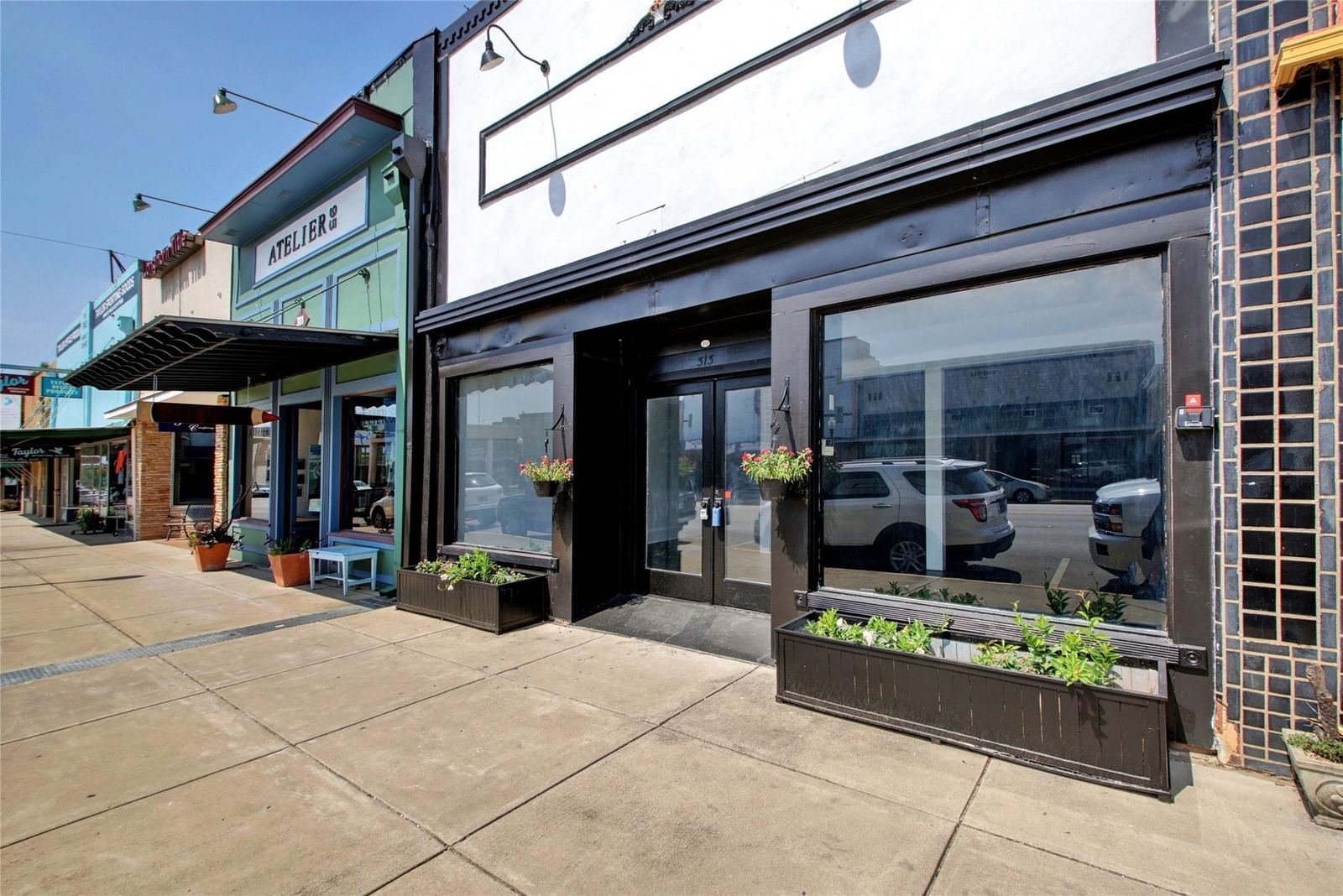 313 N Main ST - Photo 1