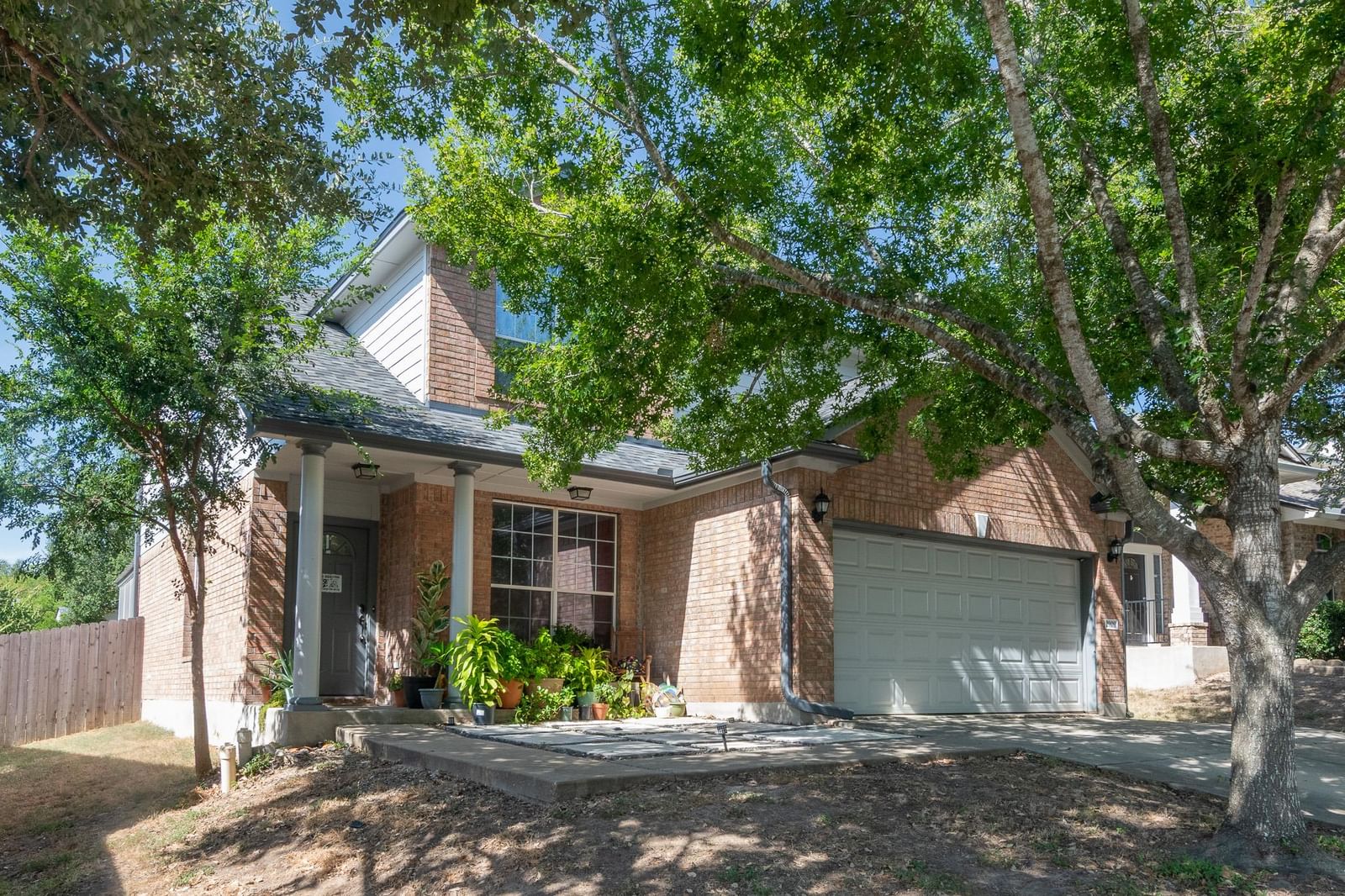 2909 Fleet DR - Photo 1