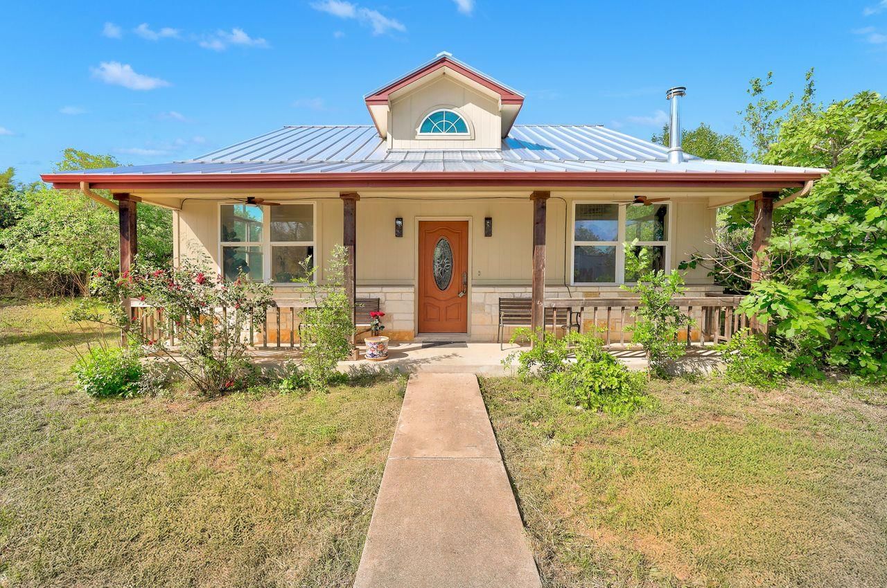 195 Live Oak - Photo 1
