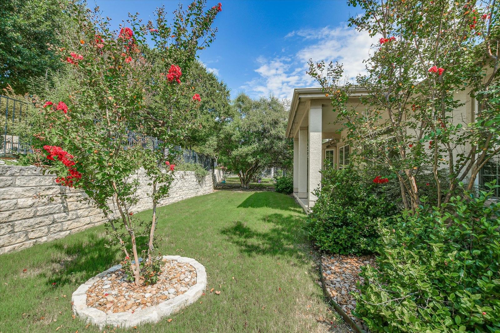 603 Rio Grande LOOP - Photo 1