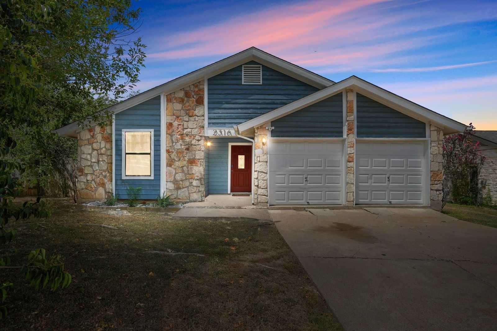 2316 Lasso DR - Photo 1