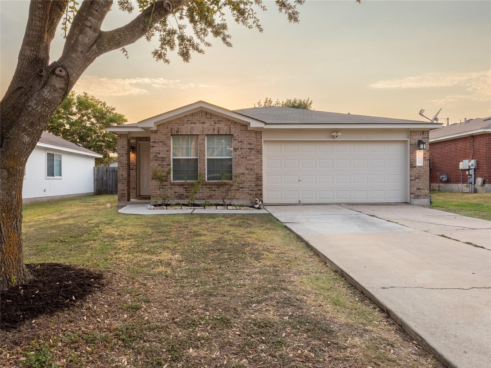 604 S Pauley DR - Photo 1