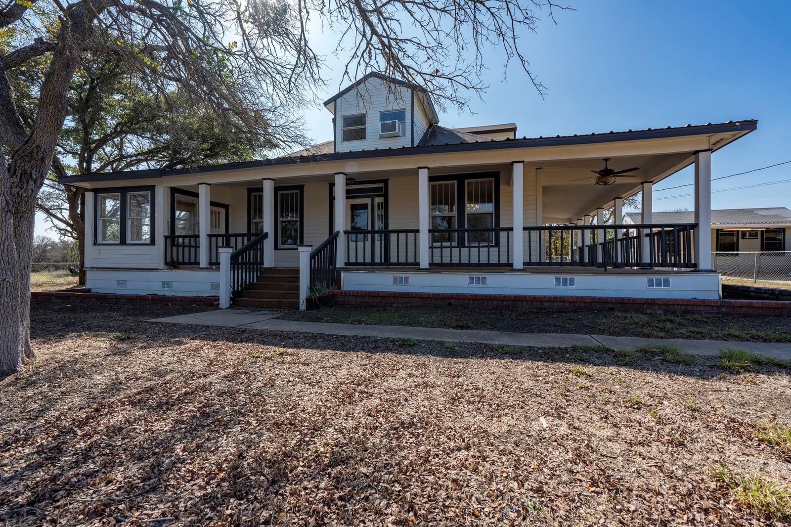 1501 Beaver LN - Photo 1