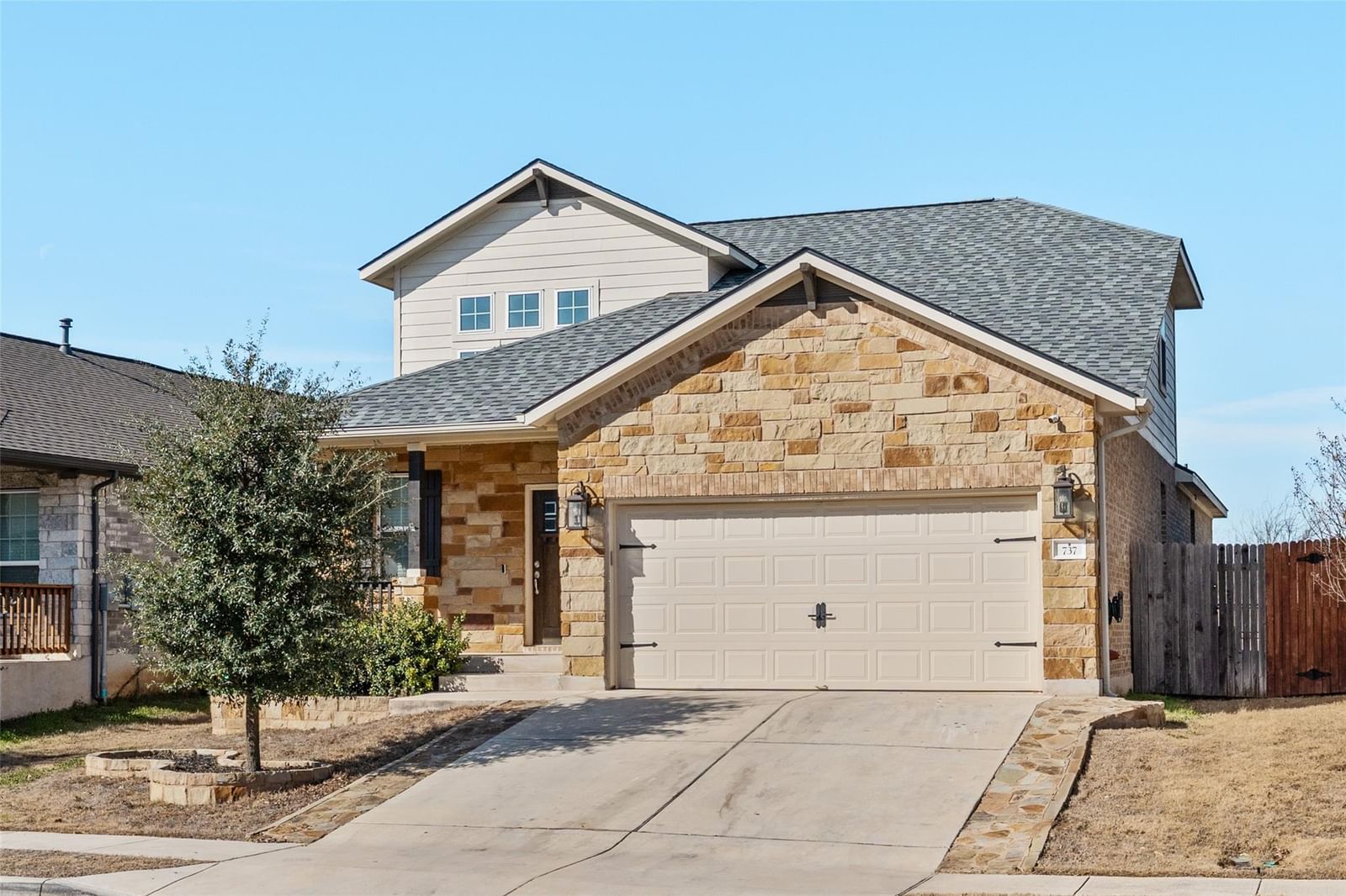737 Blue Oak BLVD - Photo 1