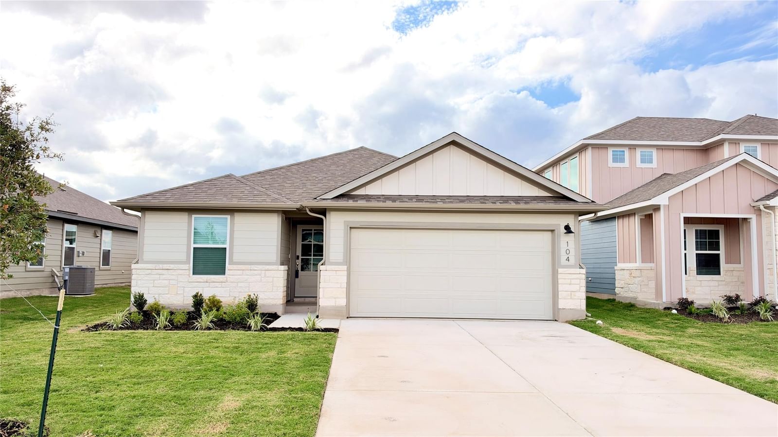 104 Woodbrook DR - Photo 1