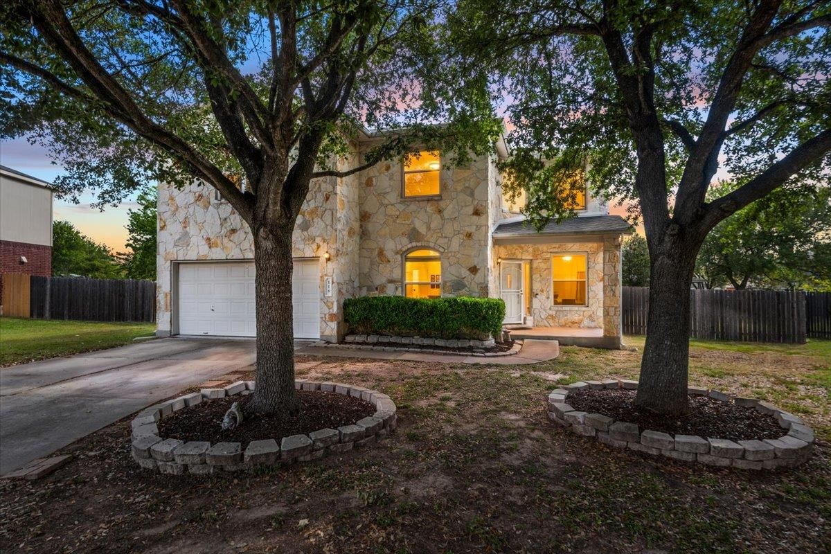118 Rio Grande DR - Photo 1