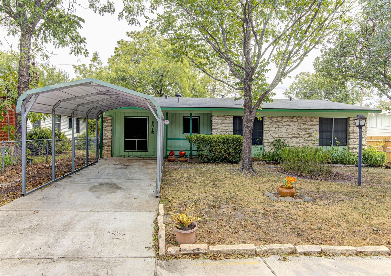 8915 Slayton DR - Photo 1