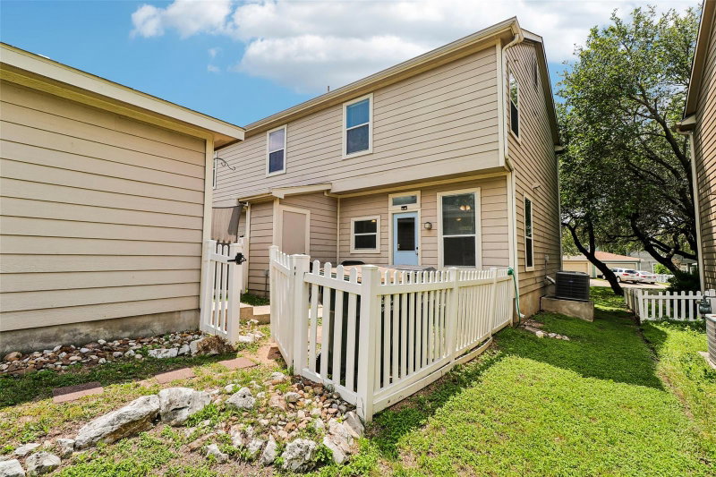 Property photo 32