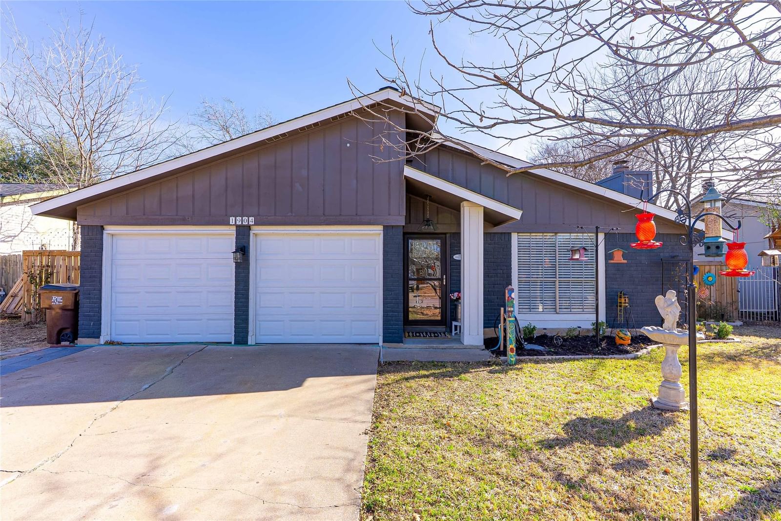 1904 Cameo DR - Photo 1